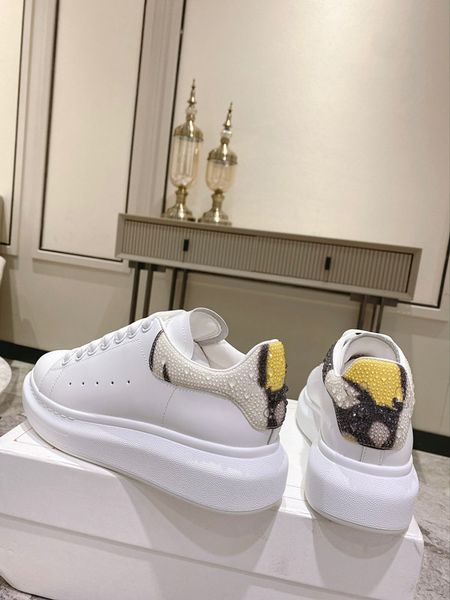 

designers casual shoes track tess sneakers paris men women triple white black pink grey beige orange blue platform tracks sport sneaker 0628