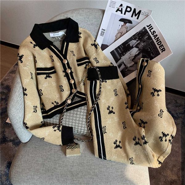 

xiaoxiangfeng knitting set women's autumn and winter 2023 new leisure fashion small trouser two piece with western style, Black;white