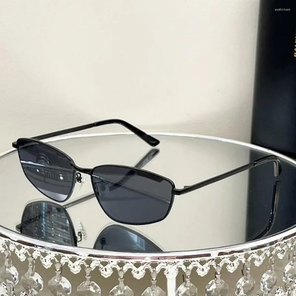 

Sunglasses Black Metal Frame Rectangle Women And Men Holographic Mirrored Fashion Sun Glasses For Unisex UV Protection Outdoor