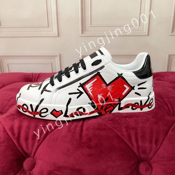 

2023 famous runner men sneakers shoes low-calfskin trainers white black famous skateboard walkin