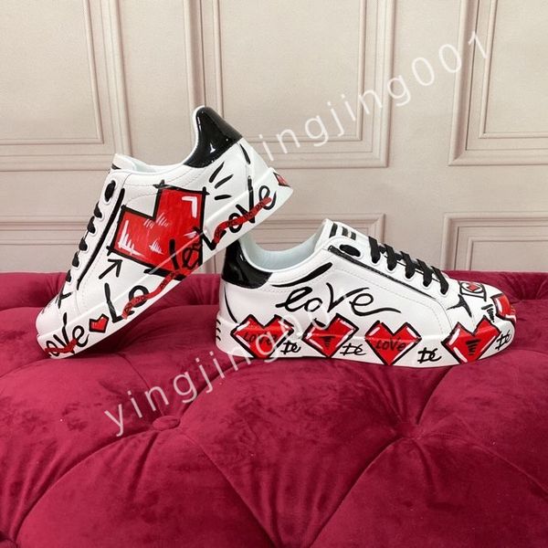 

famous runner men sneakers shoes low-calfskin trainers white black famous skateboard walkin