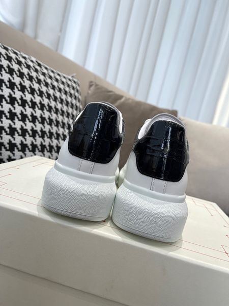 

designer shoes sneakers for men queens mcqueens casual shoes running shoes mens trainers shoes outdoor shoes leather lace fashion oversized, Black