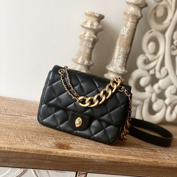 

Delicate knockoff Designer Flap bag 19CM Sheepskin Chain bag With Box YC159