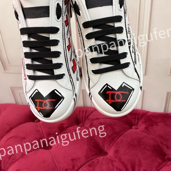 

2023 new r basketballs shoes men womens sneakers military black trainers luxury fashion shoe