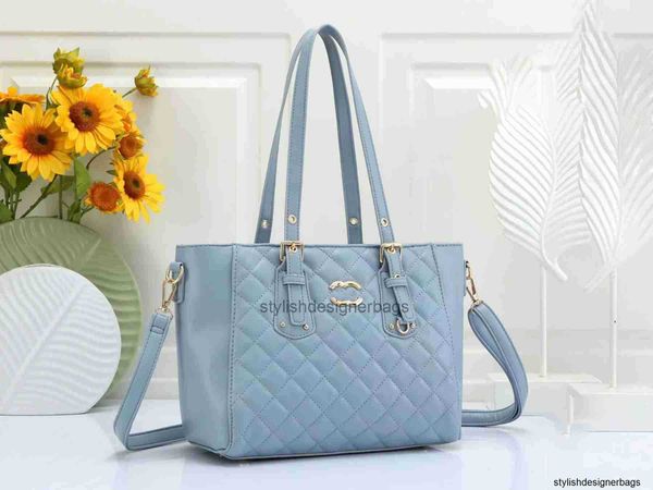 

designer handbag women's fashion large capacity handbag quilted shoulder bags tote womens luxurys designer metal letter logo leather cr