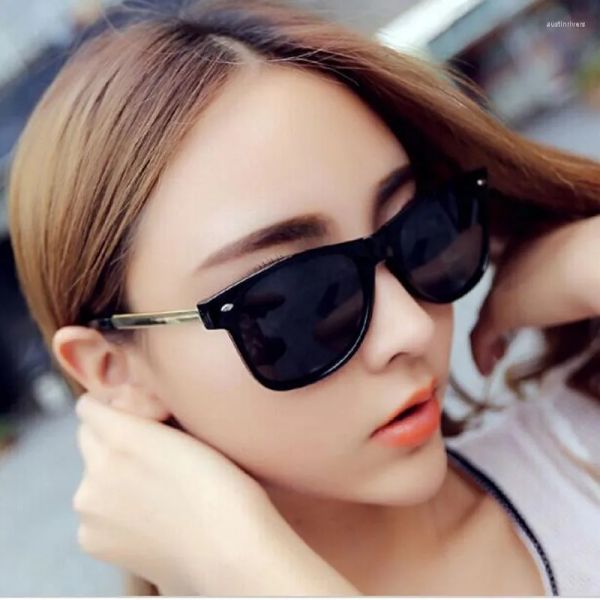 

Sunglasses Fashion Ladies UV Protective Rivet Classic Women Glasses Brand Designer Male Eyewear Men