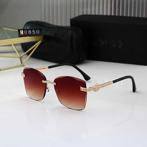 

frames 2022 new live broadcast cut edge light luxury overseas fashion wear female sunglasses, White;black