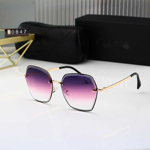 

frames 2023 new live broadcast net red square light luxury female sunglasses, White;black