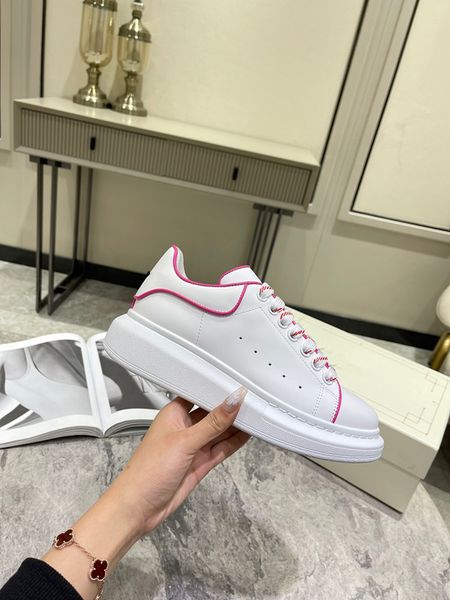 

2023 man woman downtown leather sneakers sporty shoes white black blue red casual shoe rubber sole trainer triangle 0414