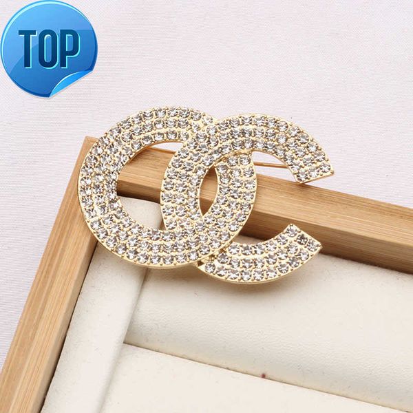 

luxury women designer brand letter brooches 18k gold plated inlay crystal rhinestone jewelry brooch charm pearl pin 2 colors marry wedding p, Gray