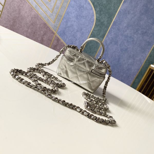 

2023 womens vanity box designer bags handle cowhide caviar totes quilted matelasse chain crossbody shoulder cosmetic bags caid lipstick hold