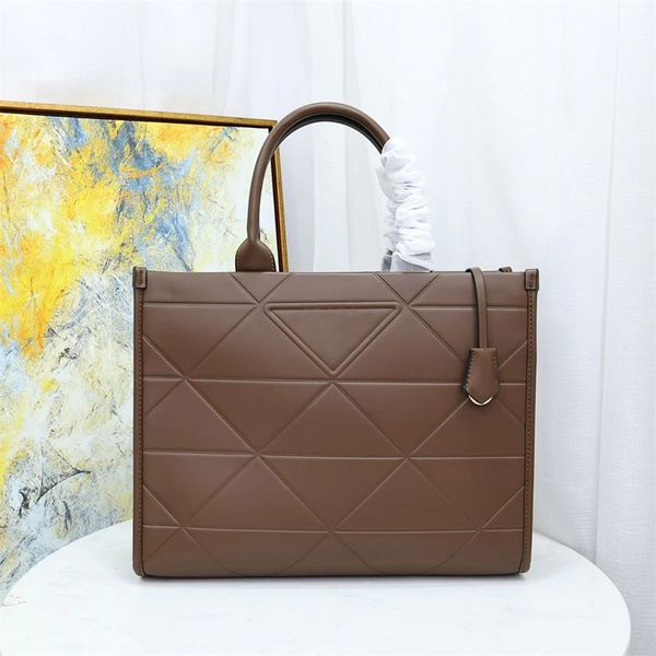 

women designer bag totes leather handbag with double handles and interior keychain iconic geometric triangle crossbody bags backpack shoppin