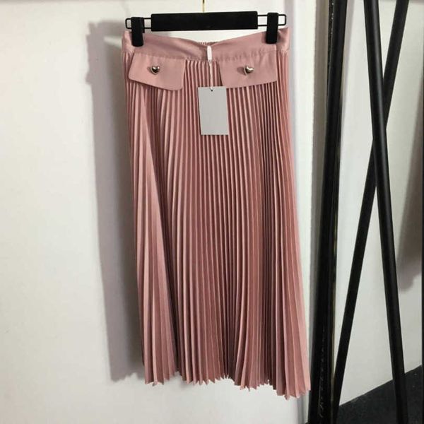 

23ss maxi dress pleated skirt womens designer clothing love button fake pocket high waist pleated half skirt women clothes a1, Black