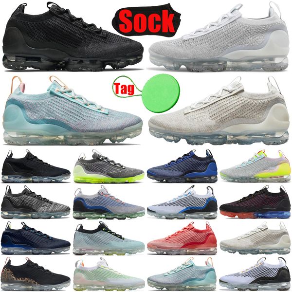 

2021s mens womens running shoes triple black white game royal racer blue day to night neon oatmeal pure platinum men trainers sneakers