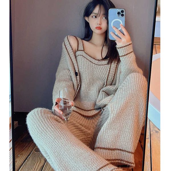 

2022 new thickened soft cotton knitted small fragrance three piece cardigan long sleeve pajamas can be outworn for home furnishing