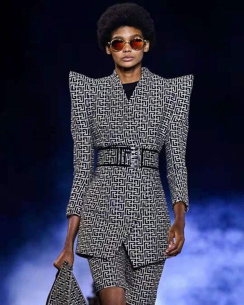 

dress 2021 new trendy geometric jacquard two pieces suit long sleeves celebrity party club bandage crop high waist shorts suit, White