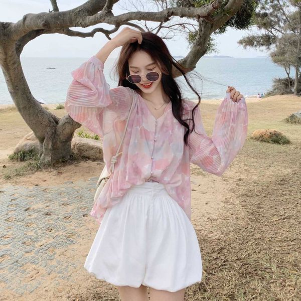 

gentle 2023 wind lantern sleeve v-neck fragmented chiffon shirt women's new style, White