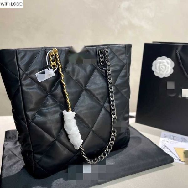 

waist bags luxury brand design letter quilted shoulder chain cc bag 2023 dual color chain is very exquisite and has super temperament on the, White