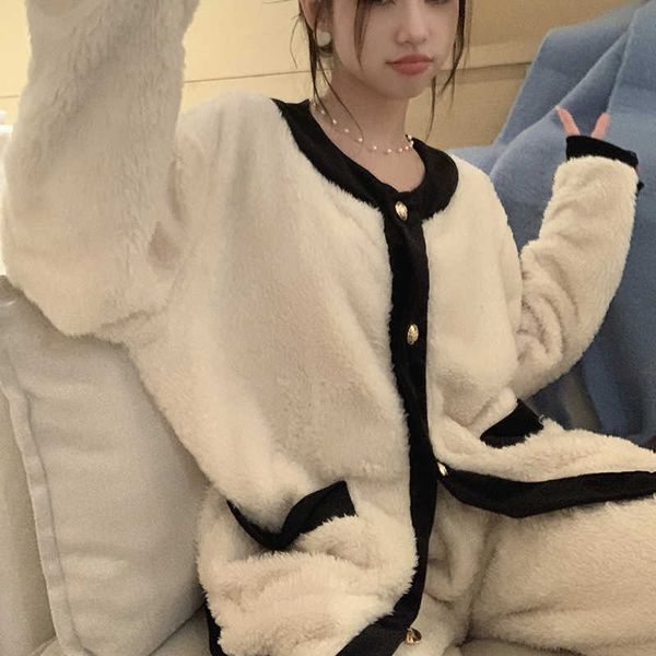 

2022 autumn and winter new plush little pajamas long sleeve home fur set for women