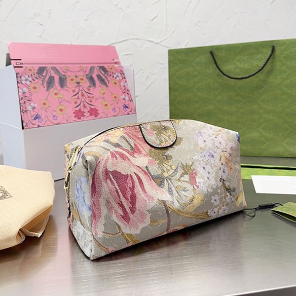 

wash bag cosmetic handbags women handbag purse clutch bags classic letter prints fashion zipper pouch genuine leather gold hardware