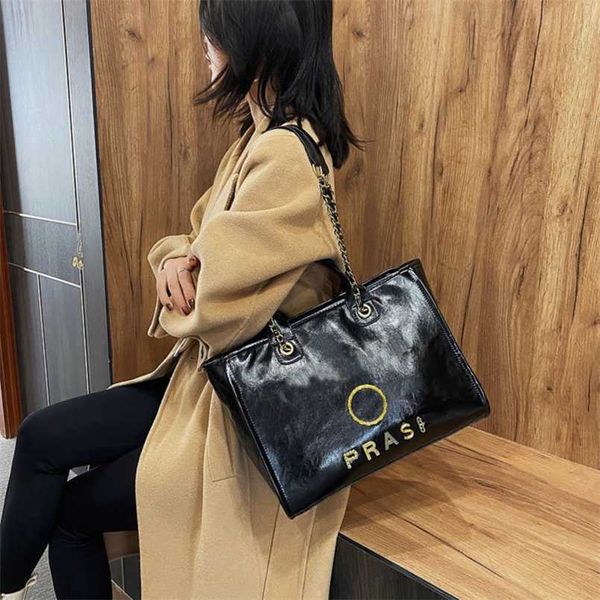 

luxury designer handbags women's metal badge tote bag small fashion beach female capacity large leather one shoulder backpack 0q66 us o