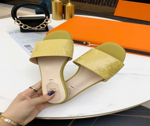 

2022 slippers designer sandals women beach flat casual leather comfortable embroidered summer shoes5632202, Black