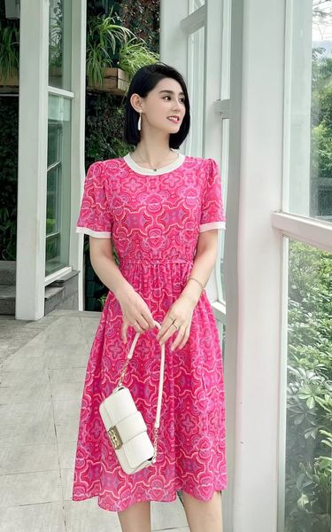 

silk dress pink print round neck contrast color temperament slim fit fashion 2023 spring/summer mid length dress, Black;gray