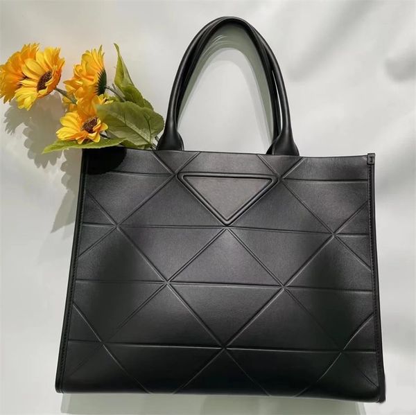 

luxury totes bag triangle handbag for women trendy tiktok black leather simple senior sacoche quilting pattern creative designer bags pretty