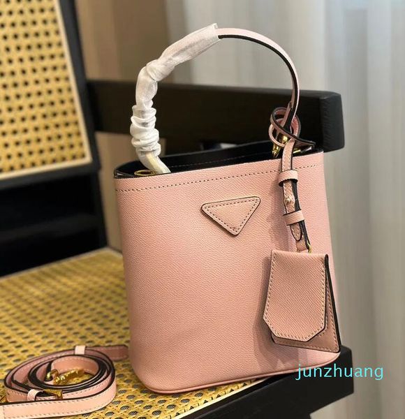 

pra da bag luxury designer shoulder bags 2023 bucket bag women 23 totes beach woven handbags crossbody purses mini tote handbag four colors