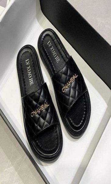 

luxurys designers shoes latest fashion ladies outdoor pu casual slippers women outdoor luxury brand vacation beach sandals casua8900524, Black