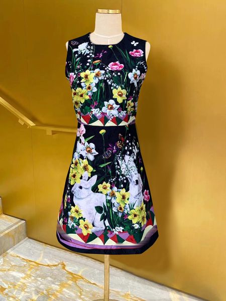 

casual dresses european luxury designer designs 2023 spring/summer new black bottom little white rabbit jacquard waist tank dress, Black;gray