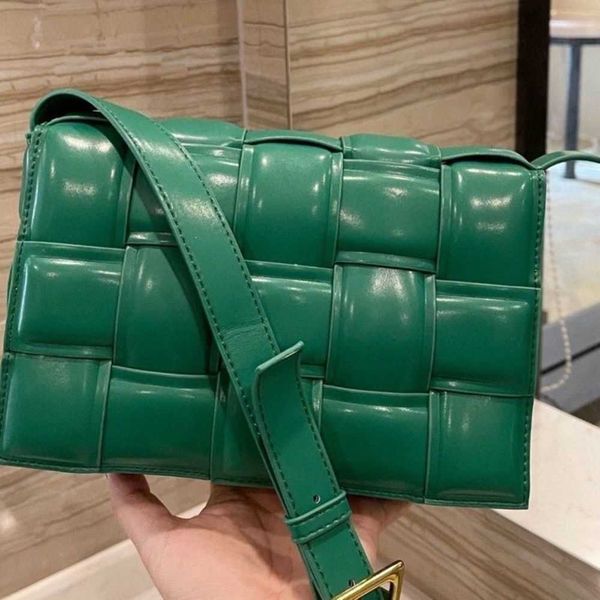 

designer bottegas bags venetas woven pillow bag niche design leather womens 2023 new messenger versatile small square high sense have lo hav