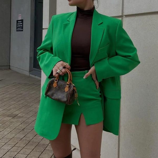 

pants women's suits with skirt 2022 green straight blazer set 2 pieces skirt mini midwaist slit fashion high street casual chic, White