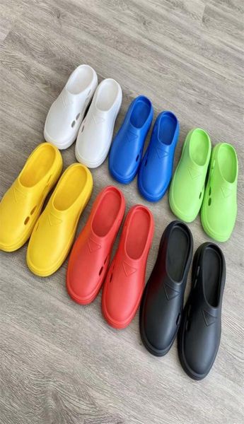 

2022 fashion classic quality men women rubber slippers shoes slip summer beach outdoor fashion ladies flat flip flop beaches slipp4812631, Black