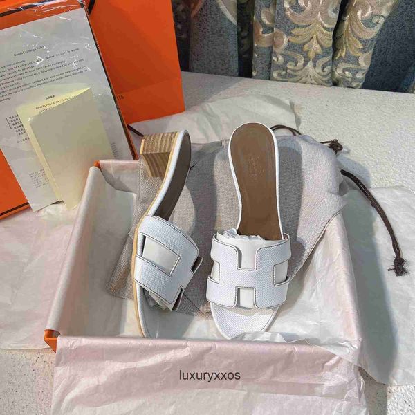 

sandal heel slippers slide orans family beach shoe thick oasis high h 2023 designer women's summer color leather wearing sandals outsid