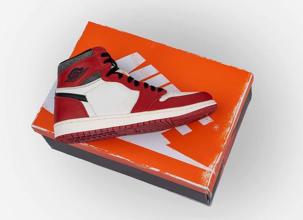 

authentic 1 high og lost and found shoes chicago varsity red black sail muslin men women outdoor sports sneakers with original box dz5485-61