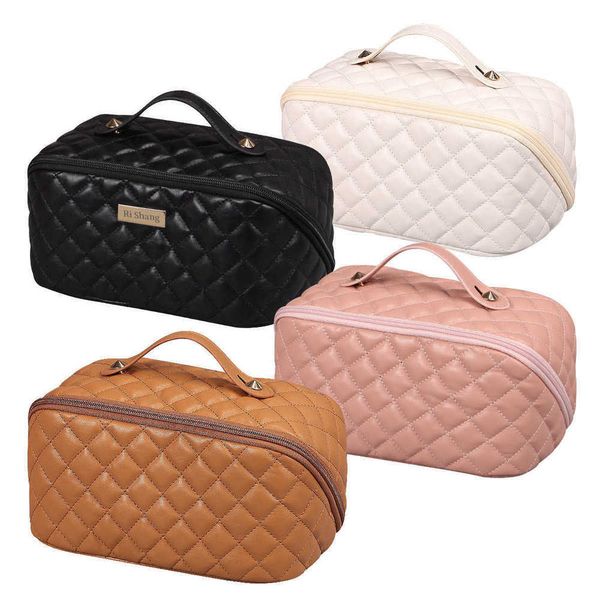 

makeup bag, sample making, quilting, makeup bag, pillow bag, organ bag, yiwu 230420