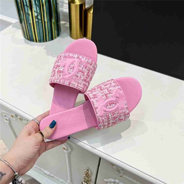 

fashion slippers 2023 luxury design summer channel men and women flat shoes thick sole leather rubber letter logo casual cartoon slippers 07, Black