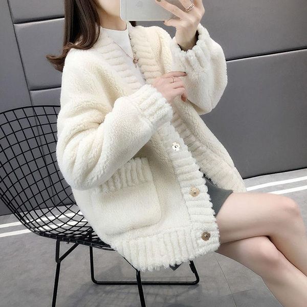 

fur women 2022 winter fashion real lamb fur warm jackets female short solid loose overcoats ladies vneck sheep shearing coats s177, Black
