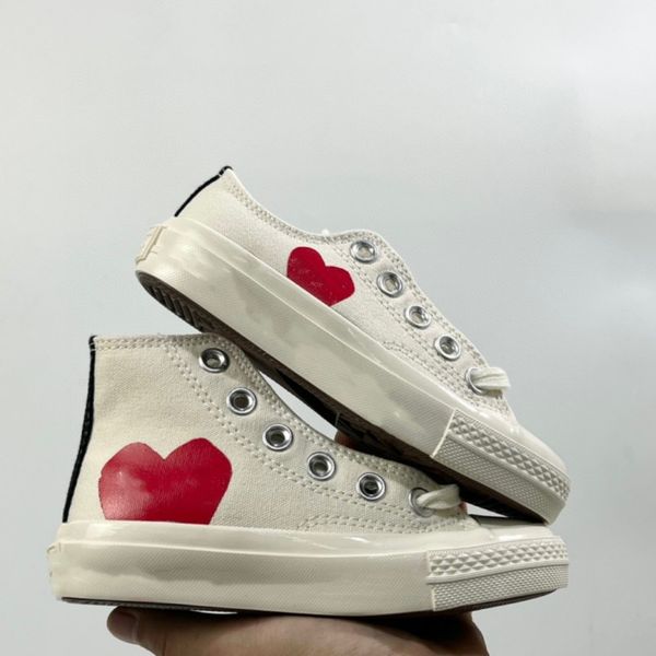 

kids children classic big eyes casual shoes boys girls canvas shoe star sneaker black white color running shoes red heart shape platform joi