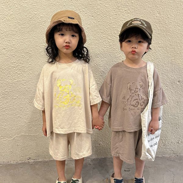 

clothing sets boys loose cartoon tracksuit children summer t shirt girl baby cute bear pullover and solid shorts 2pc sport suit 230420, White