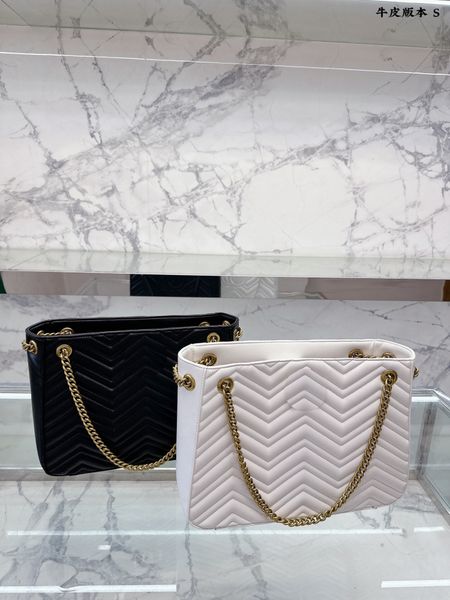 

crossbody bag womens shoulder bag designer leather zipper handbag with metal chain that can be removed from the crossbody armpit with two ba