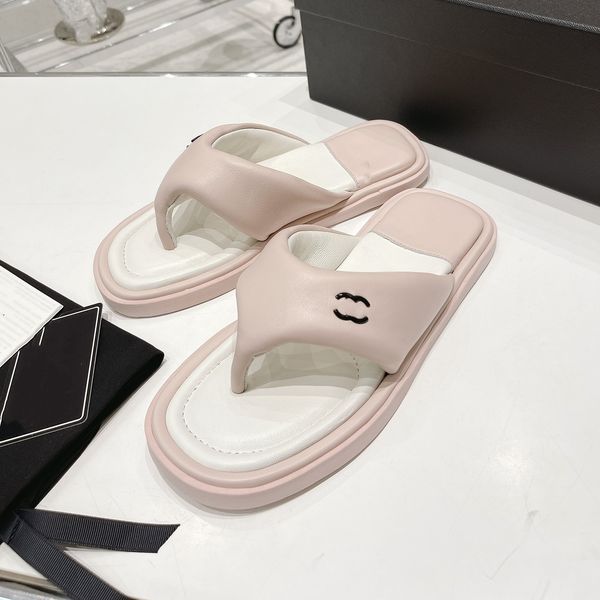 

fashion slippers 2023 luxury design summer channel men and women flat shoes thick sole leather rubber letter logo casual cartoon slippers 05, Black