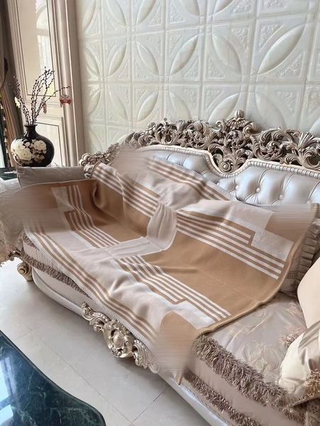 

designer luxury blankets real wool cashmere thicken weight 1.5kg and large size 135*175cm signage blanket classic pattern for indoor outdoor