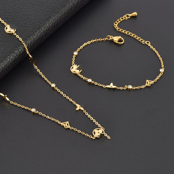 

Elegant Brand Clover Charm Bracelet Stainless Steel Necklace Jewelry for Gift