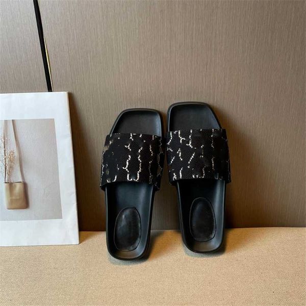 

fashion slippers 2023 ggity luxury design summer men's and women's flats thick soled leather rubber lettering logo casual cartoon, Black