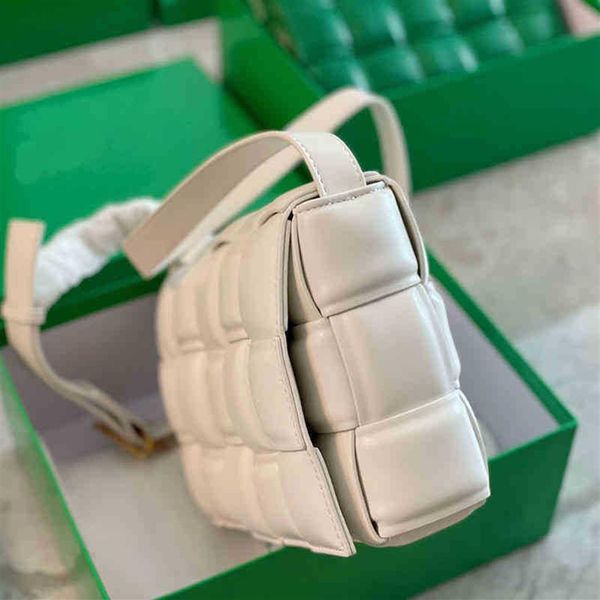 

bottegas designer handbags venetas bags cassettes handbag 2022 triangle decoration single shoulder messenger tofu ruths same leath263t