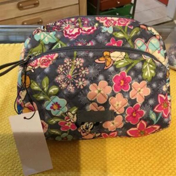 

nwt cartoon medium zip cosmetic bag makeup bag239h