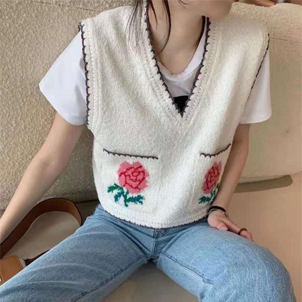 

vests eenk 2022 spring woman rose embroidery pocket front knitted vest, Black;white