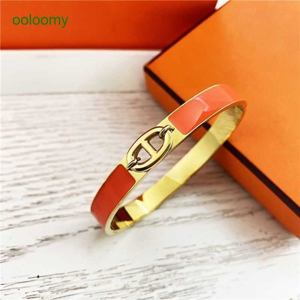 

hemres designer bracelet new h pig nose fashion versatile trend multicolor enamel drop glue gold bracelet for women iv3c, Black